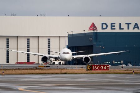 tagreuters.com2025binary_LYNXMPEL1412V-VIEWIMAGE