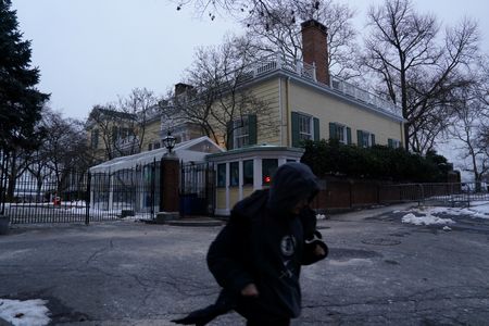 tagreuters.com2025binary_LYNXMPEL1A0V3-VIEWIMAGE