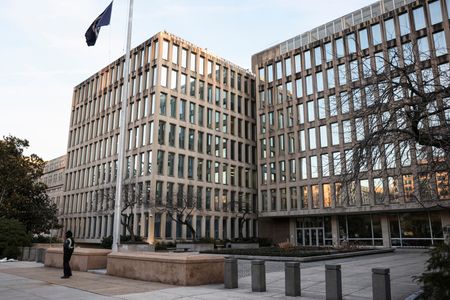 tagreuters.com2025binary_LYNXMPEL1C11T-VIEWIMAGE