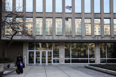 tagreuters.com2025binary_LYNXMPEL1C11W-VIEWIMAGE