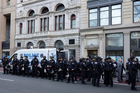 tagreuters.com2025binary_LYNXMPEL2A119-VIEWIMAGE