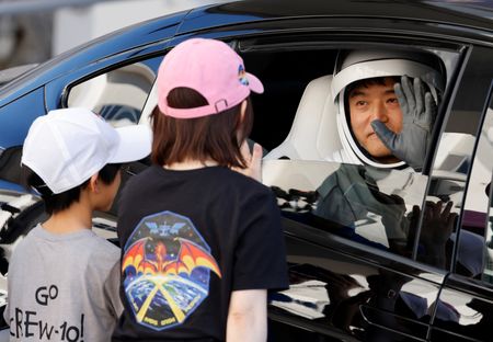 tagreuters.com2025binary_LYNXMPEL2B10V-VIEWIMAGE