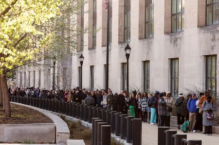 tagreuters.com2025binary_LYNXMPEL3G146-VIEWIMAGE