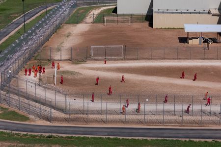 tagreuters.com2025binary_LYNXMPEL3L14W-VIEWIMAGE