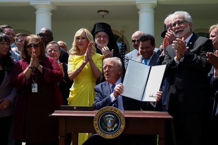 tagreuters.com2025binary_LYNXMPEL401XV-VIEWIMAGE