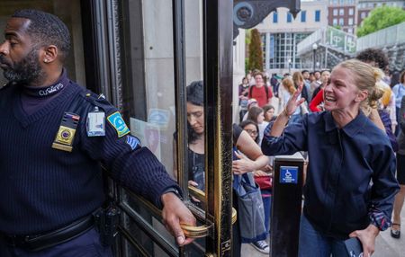 tagreuters.com2025binary_LYNXMPEL4616Q-VIEWIMAGE