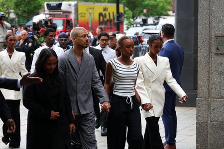 tagreuters.com2025binary_LYNXMPEL4C0NT-VIEWIMAGE