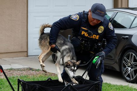 tagreuters.com2025binary_LYNXMPEL4M00M-VIEWIMAGE