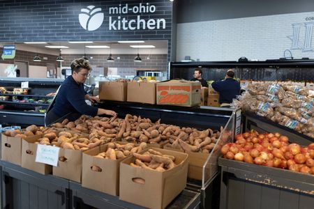 tagreuters.com2025binary_LYNXMPEL56051-VIEWIMAGE