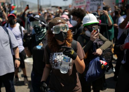 tagreuters.com2025binary_LYNXMPEL570D9-VIEWIMAGE