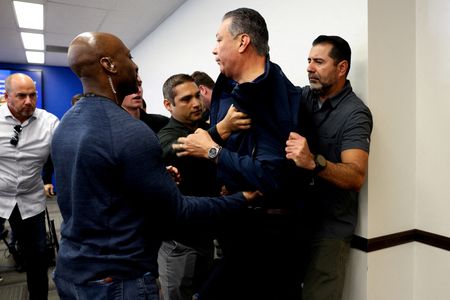 tagreuters.com2025binary_LYNXMPEL5B13Q-VIEWIMAGE