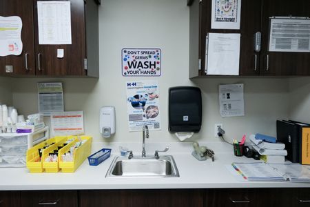 tagreuters.com2025binary_LYNXMPEL5C0O6-VIEWIMAGE