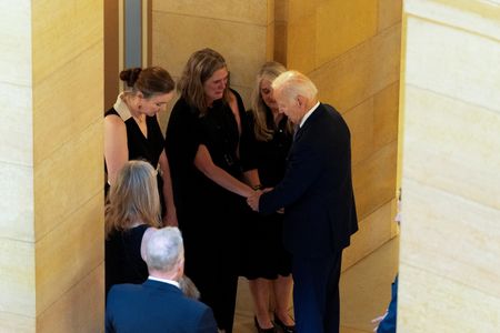 tagreuters.com2025binary_LYNXMPEL5Q0VQ-VIEWIMAGE