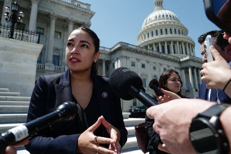 tagreuters.com2025binary_LYNXMPEL6212L-VIEWIMAGE