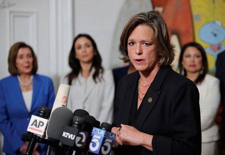 tagreuters.com2025binary_LYNXMPEL7800H-VIEWIMAGE