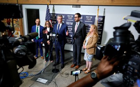 tagreuters.com2025binary_LYNXMPEL7L01B-VIEWIMAGE