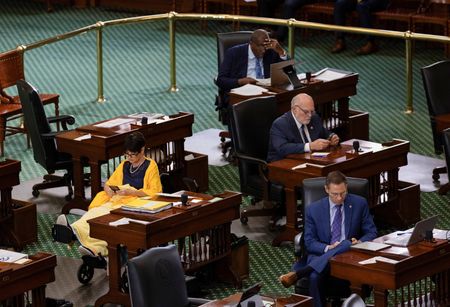 tagreuters.com2025binary_LYNXMPEL7M008-VIEWIMAGE