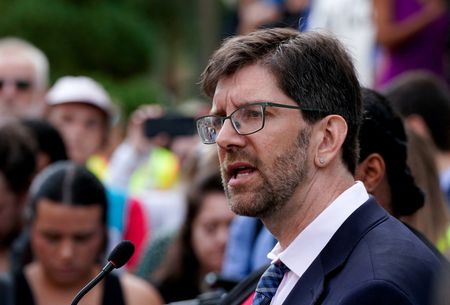 tagreuters.com2025binary_LYNXMPEL7Q0PC-VIEWIMAGE