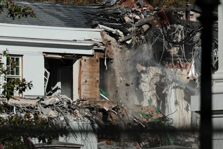 tagreuters.com2025binary_LYNXMPEL9L11I-VIEWIMAGE