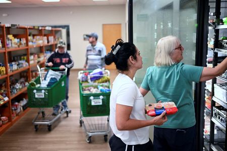 tagreuters.com2025binary_LYNXMPEL9M0UH-VIEWIMAGE