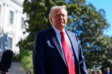 tagreuters.com2025binary_LYNXMPEL9Q0DR-VIEWIMAGE