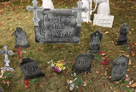 tagreuters.com2025binary_LYNXMPEL9T0PT-VIEWIMAGE