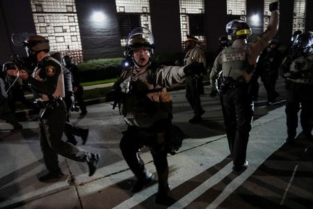 tagreuters.com2025binary_LYNXMPELA105F-VIEWIMAGE