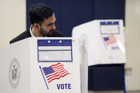 tagreuters.com2025binary_LYNXMPELA310O-VIEWIMAGE