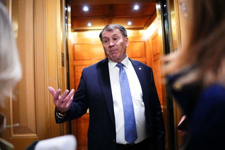 tagreuters.com2025binary_LYNXMPELA906I-VIEWIMAGE