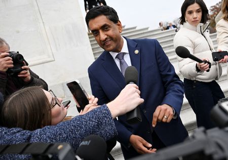 tagreuters.com2025binary_LYNXMPELAH153-VIEWIMAGE