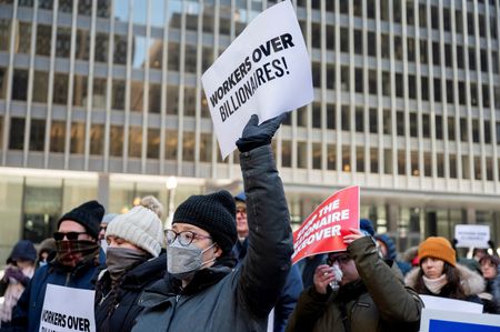 tagreuters.com2025binary_LYNXMPELB214C-VIEWIMAGE