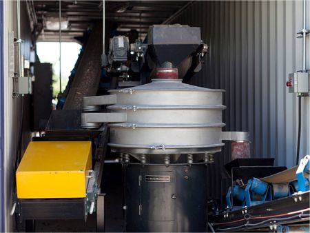 tagreuters.com2025binary_LYNXMPELB815S-VIEWIMAGE