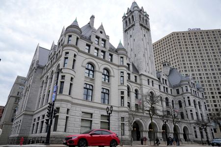 tagreuters.com2025binary_LYNXMPELBA0LW-VIEWIMAGE