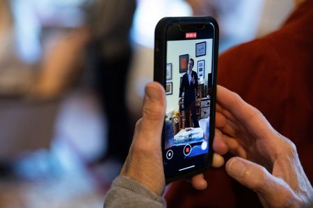 tagreuters.com2025binary_LYNXMPELBH0KM-VIEWIMAGE