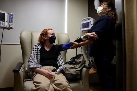 tagreuters.com2025binary_LYNXNPEL0H042-VIEWIMAGE