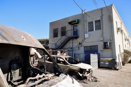 tagreuters.com2025binary_LYNXNPEL0H047-VIEWIMAGE