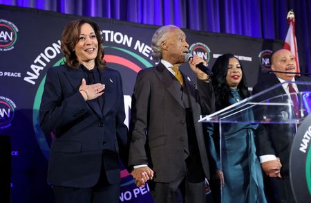 tagreuters.com2025binary_LYNXNPEL0H04C-VIEWIMAGE