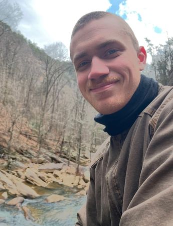 tagreuters.com2025binary_LYNXNPEL0U0XG-VIEWIMAGE