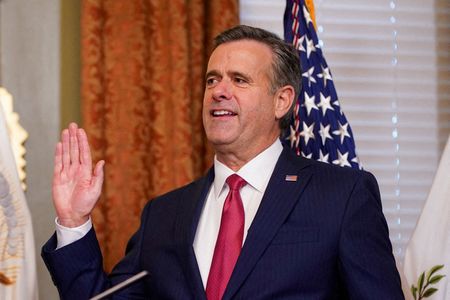 tagreuters.com2025binary_LYNXNPEL1Q0YF-VIEWIMAGE