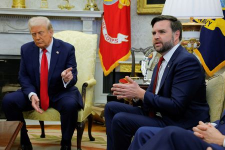 tagreuters.com2025binary_LYNXNPEL20117-VIEWIMAGE