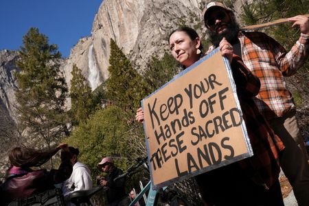 tagreuters.com2025binary_LYNXNPEL2018E-VIEWIMAGE