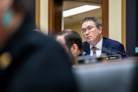 tagreuters.com2025binary_LYNXNPEL2105B-VIEWIMAGE