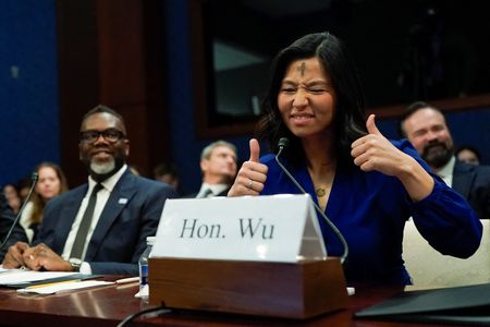 tagreuters.com2025binary_LYNXNPEL240SC-VIEWIMAGE