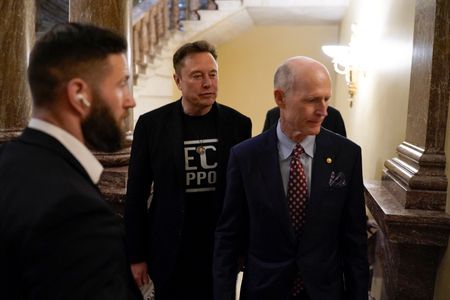 tagreuters.com2025binary_LYNXNPEL240ZK-VIEWIMAGE