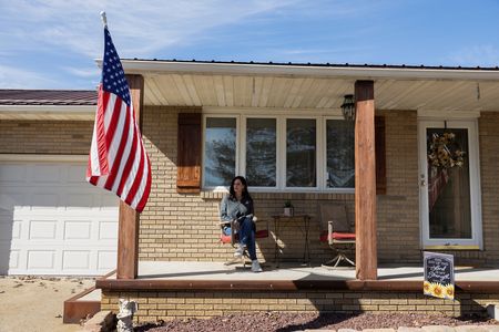 tagreuters.com2025binary_LYNXNPEL260NP-VIEWIMAGE