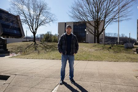 tagreuters.com2025binary_LYNXNPEL260NQ-VIEWIMAGE