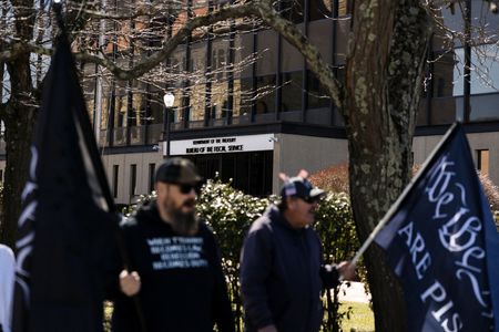 tagreuters.com2025binary_LYNXNPEL260NR-VIEWIMAGE