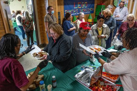 tagreuters.com2025binary_LYNXNPEL2O0DL-VIEWIMAGE