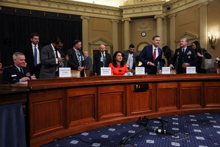 tagreuters.com2025binary_LYNXNPEL2P0Q1-VIEWIMAGE