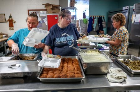 tagreuters.com2025binary_LYNXNPEL2S0BT-VIEWIMAGE